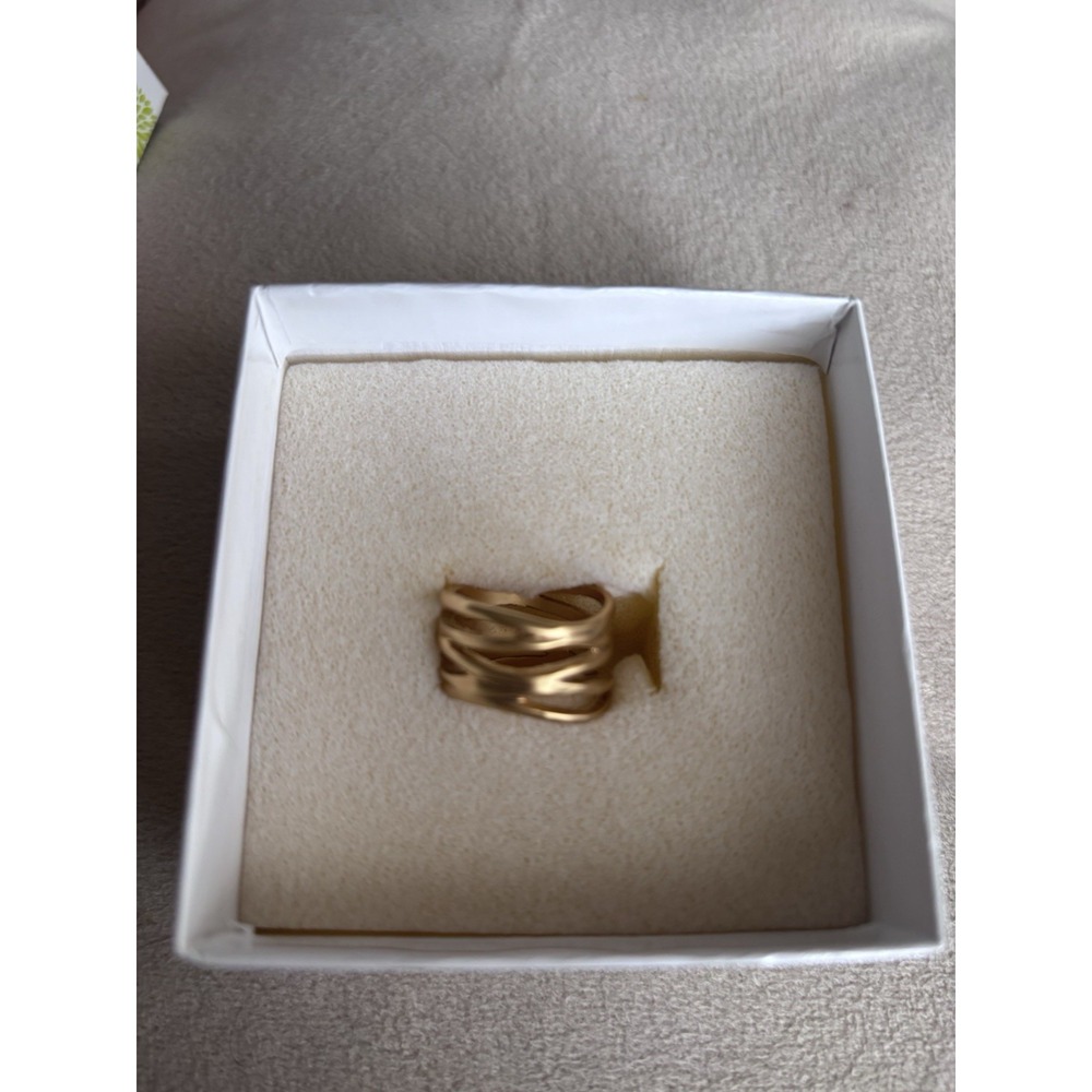 Down To The Wire By Premier Designs‎ Size 7 Gold Tone, Never Worn Super Cute